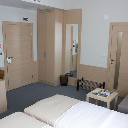 Hotel Lika Sjever Brinje Bagian luar foto