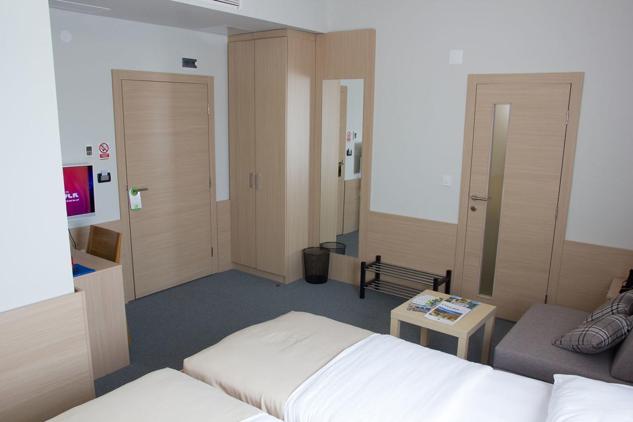 Hotel Lika Sjever Brinje Bagian luar foto
