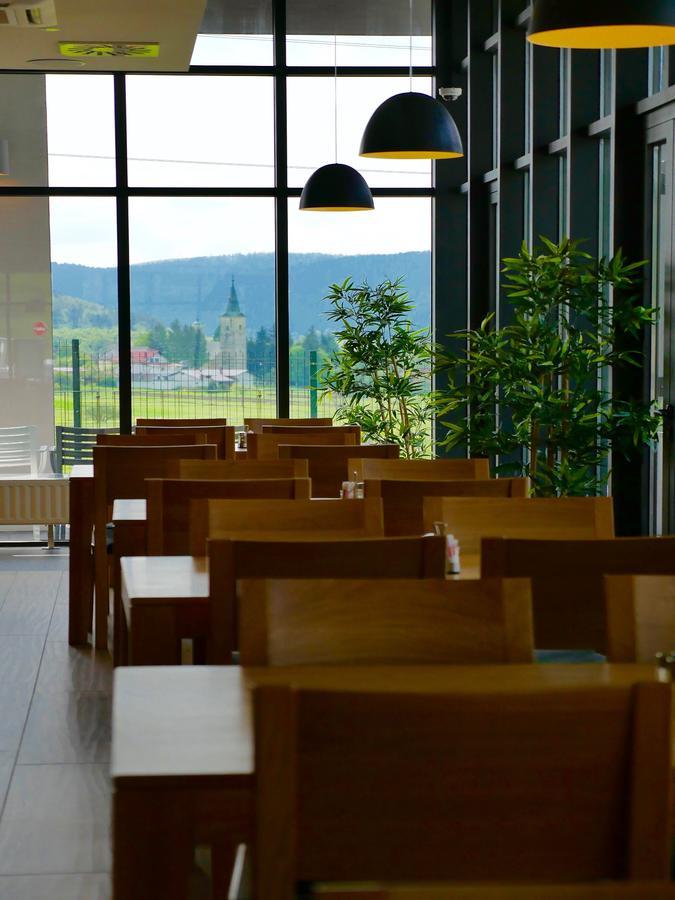 Hotel Lika Sjever Brinje Bagian luar foto