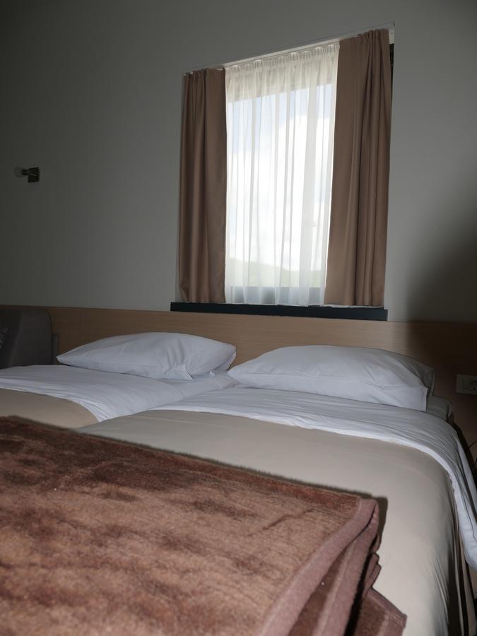 Hotel Lika Sjever Brinje Bagian luar foto