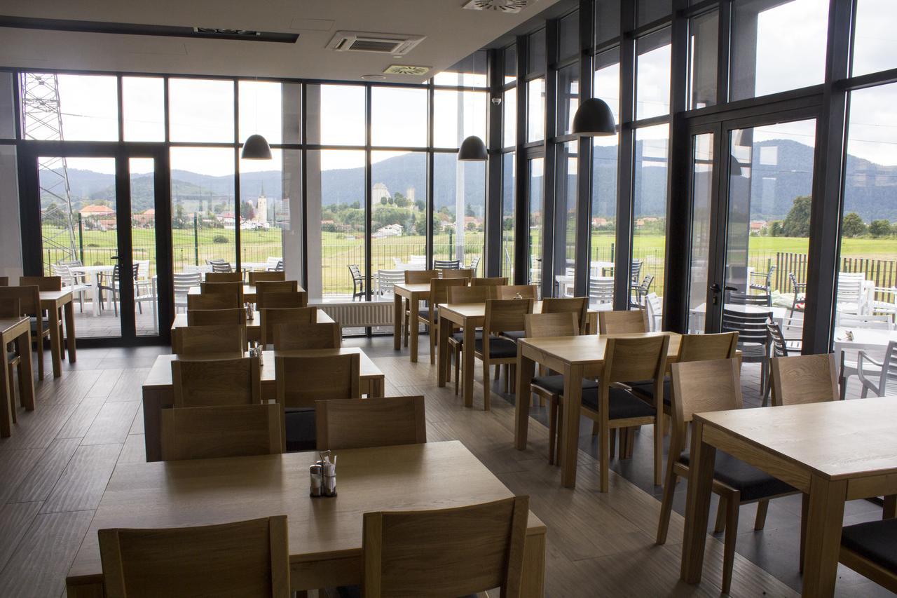 Hotel Lika Sjever Brinje Bagian luar foto